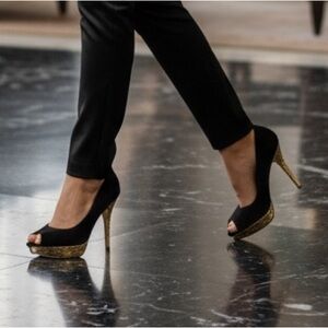 💛🐝 Enzo Angiolini Black & Gold Suede Platform Heels – Size 7.5 🐝💛